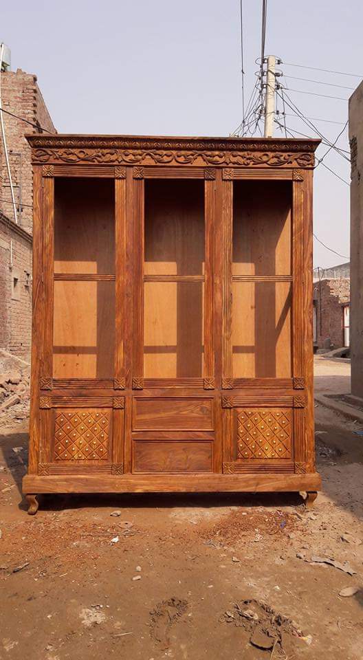 3 Door Traditional Cabinet