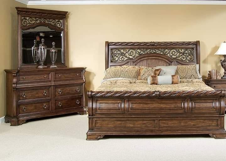 Classic Antique Style Bed Set