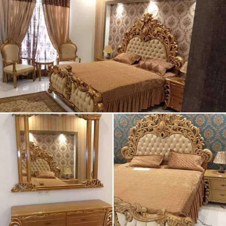 Feroza Style Bed Set With Bedroom Chairs