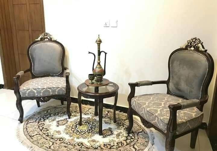 Traditional Bed Room Chairs Set